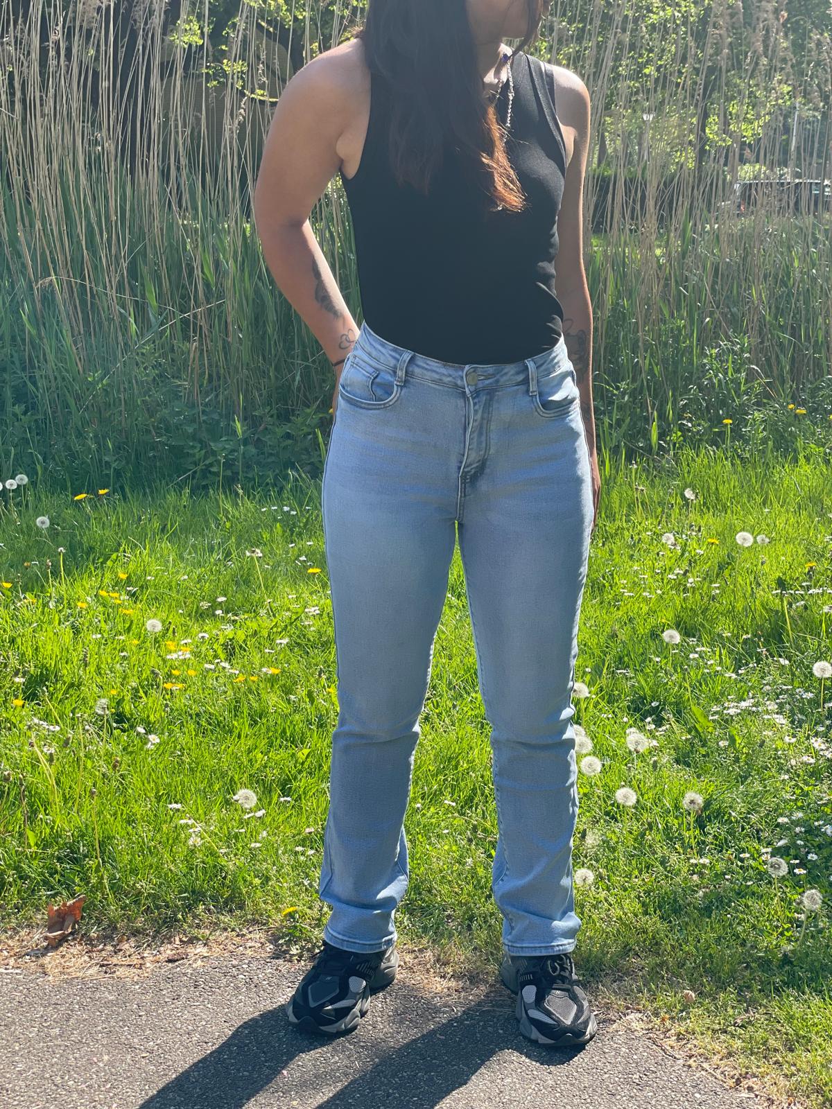 JULIA JEANS
