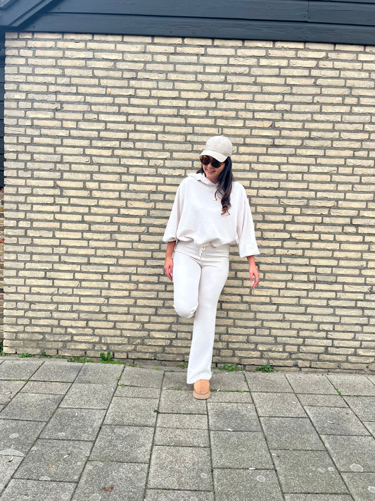 PRE-ORDER QUINN COMFY SET BEIGE