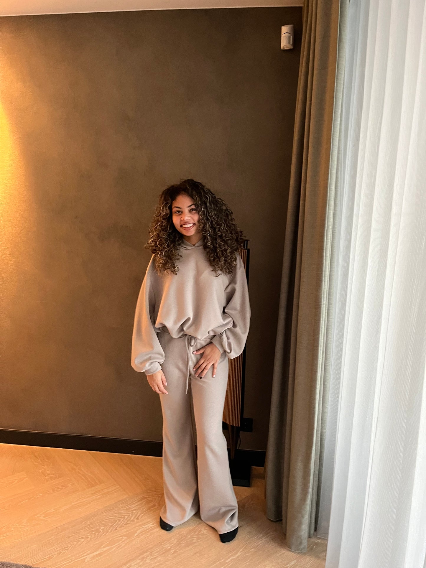 QUINN COMFY SET TAUPE